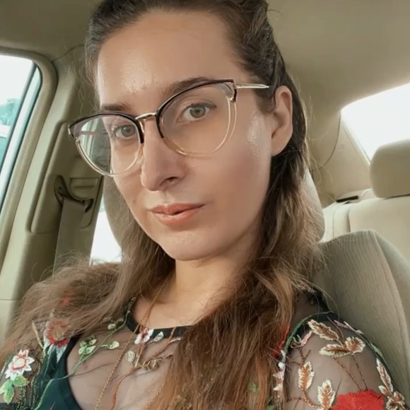 Meet your Posher - Picture 6 of 8